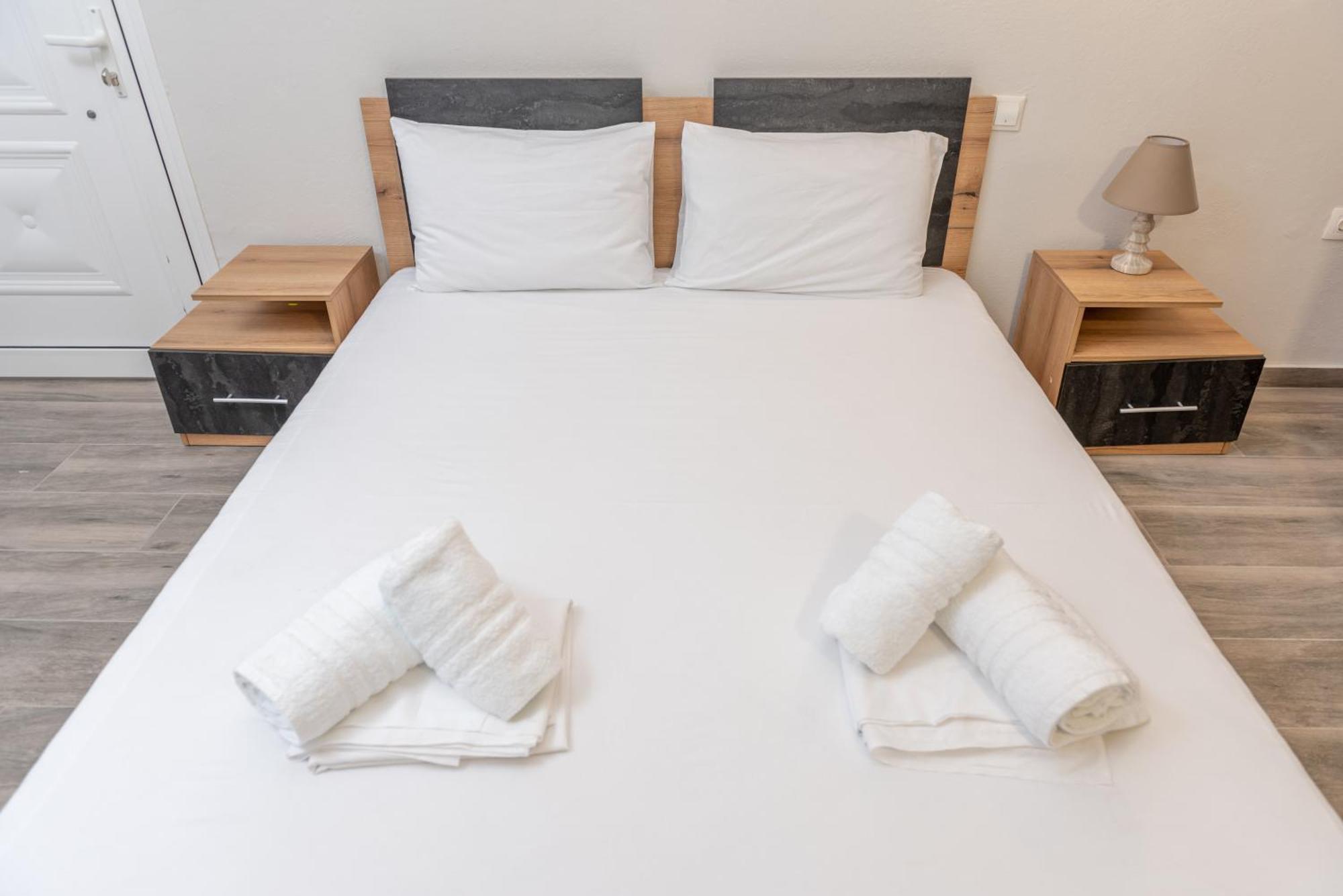 Medusa Rooms Kallithea  Bagian luar foto